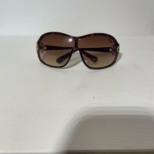 DIANE VON FURSTENBERG sunglasses